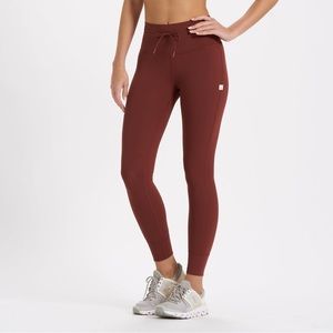 Vuori Daily Legging in Brick (Medium)